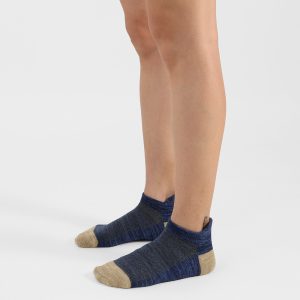 Blue and beige low-cut ankle socks with breathable mesh for men, casual daily wear