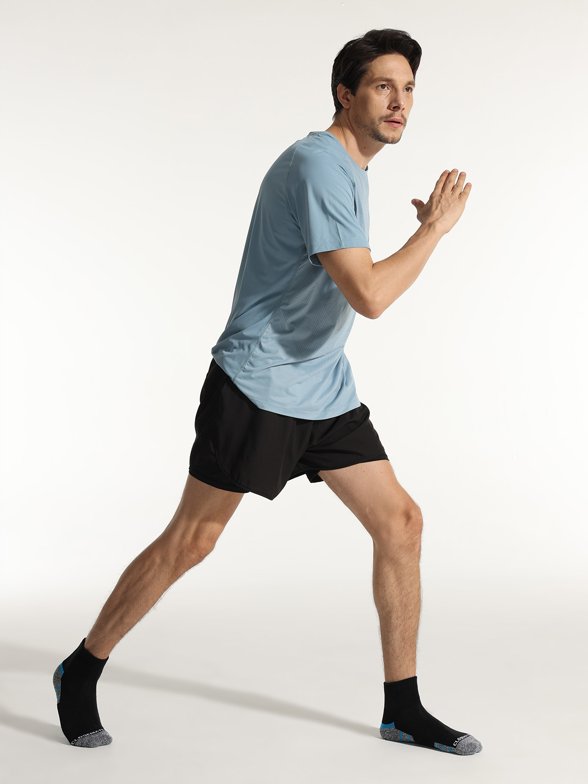 dt07-black blue-3 men wearing black blue cushioned socks during workout