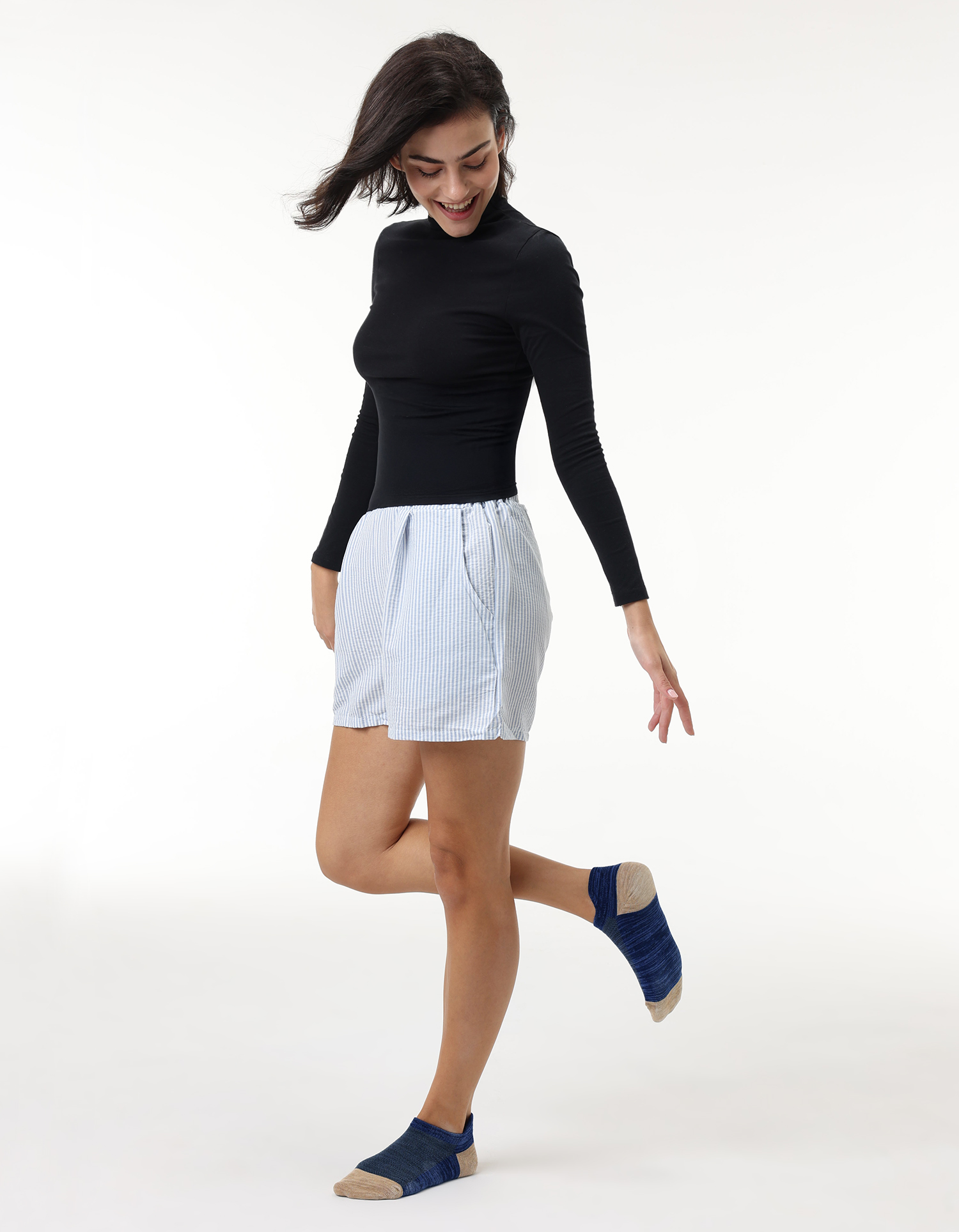 Multipack of CLOSEMATE heathered low cut ankle socks in mixed colors featuring mesh ventilation and heel tab