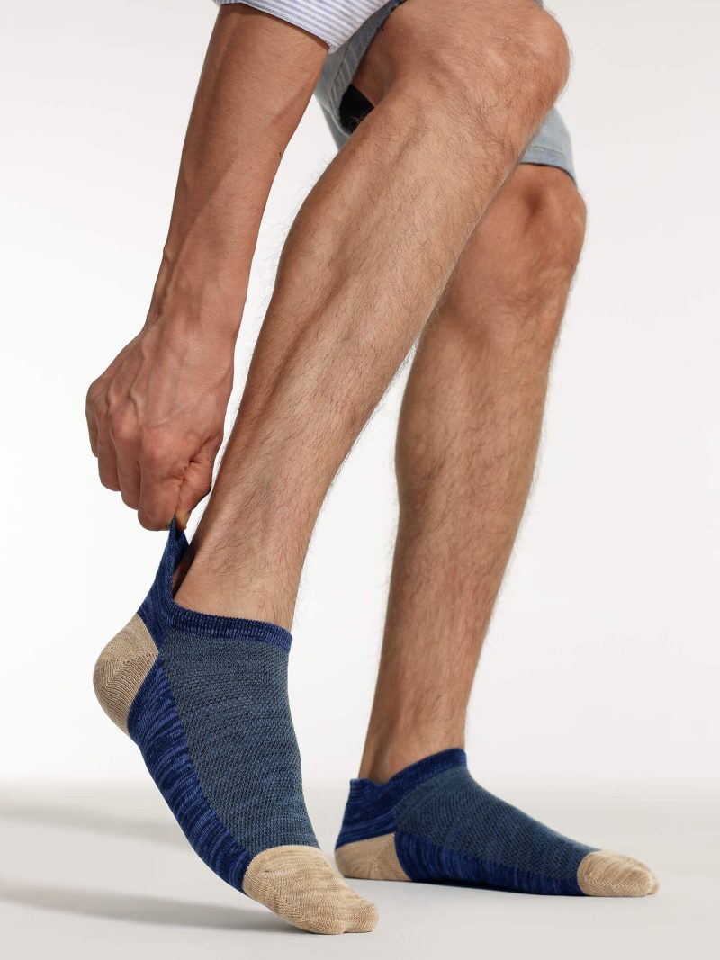 Multipack of CLOSEMATE heathered low cut ankle socks in mixed colors featuring mesh ventilation and heel tab